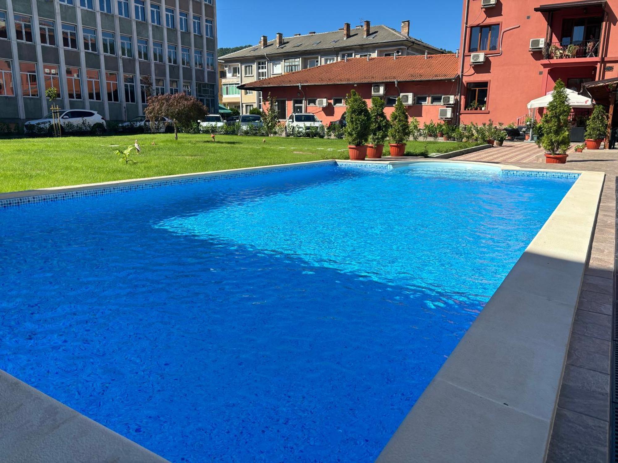 Hotel Rai تريفنا المظهر الخارجي الصورة