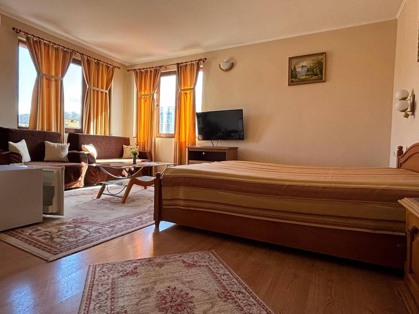 Hotel Rai تريفنا المظهر الخارجي الصورة