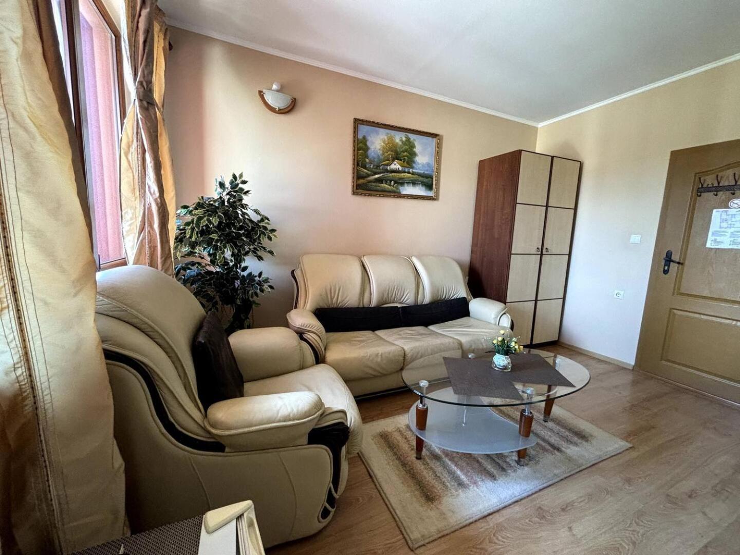 Hotel Rai تريفنا المظهر الخارجي الصورة