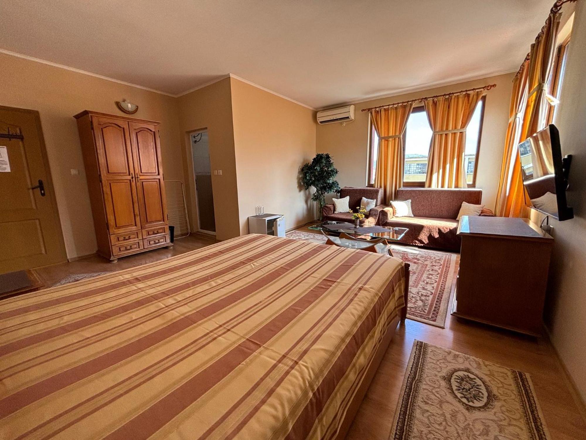 Hotel Rai تريفنا المظهر الخارجي الصورة